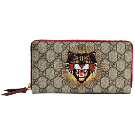 gucci cat wallet.